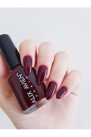 Alix Avien Bordo Oje 22 Yüksek Pigmentli Uzun Süreli Kalıcılık Hızlı Kuruma Nail Lacquer 22