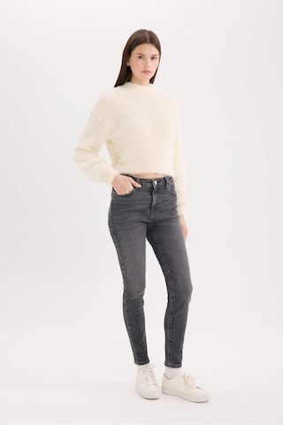 DeFacto Skinny Fit Yüksek Bel Düz Paça Uzun Jean Görünümlü Yıkamalı Pantolon D5047AX24CWNM36