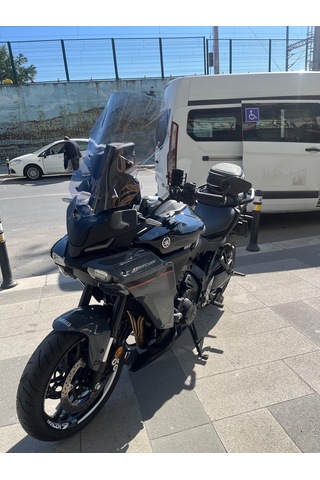 2025-26 Yamaha Tracer 9 / Gt Ön Cam Açık Füme 54cm 4mm Zeus Acik Füme