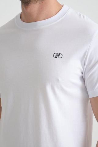 Shooter Sportwear Shooter Erkek T-shirt Nefes Alabilen Esnek Pamuklu Kumaş Regular Kalıp Minimal Logolu Beyaz