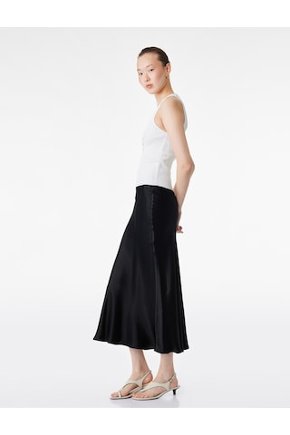 Koton Standart Bel Midi Boy Saten Kloş Etek Siyah 6sak70119pw