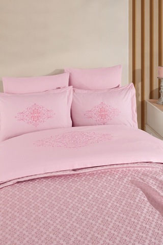 Tivoli Kabartma Nakışlı Pike Takımı Havlulu 8 Parça Evlilik Seti - Diana - Pudra Pudra Pudra