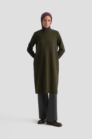 Armine Trend Kolları Ve Yakası Ribanalı Yarım Fermuarlı Crep Tunik Yeşil 25kt456 Yeşil