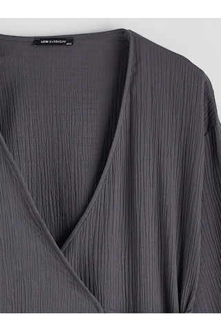 Lc Waikiki Gri Kruvaze Yaka Dokulu Kadın Müslin Kimono