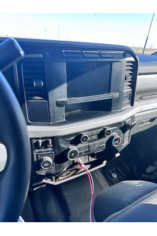 Ford F-250 Orta Konsol Tepsi Aparatı