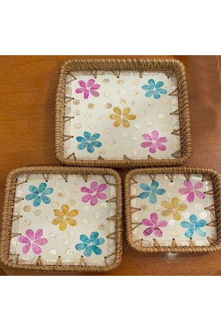 Pembe Turkuaz Sarı Çiçek Mozaik Desenli Kare Hasır Kenarlı Tepsi Seti 3 Lü Beyaz