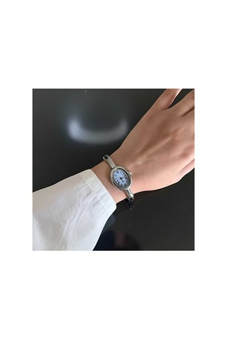 Şık Görünüş Çelikkasa Bilezik & Kelepçe Model Kadın Kol Saati Gri - 807970626 Gümüş