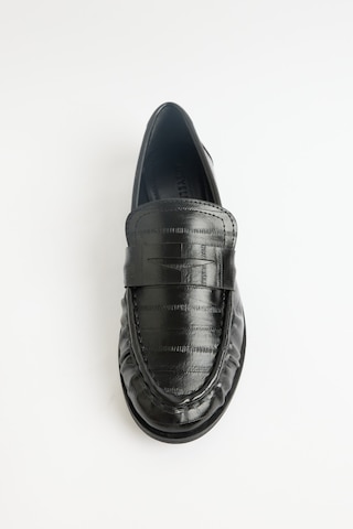 Lutvelizade Loafer 2517 Klasik Deri Görünümlü Oval Burun Siyah Su Yolu Kadın Loafer