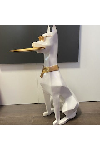 Tepsili Servis Yapan Köpek Doberman