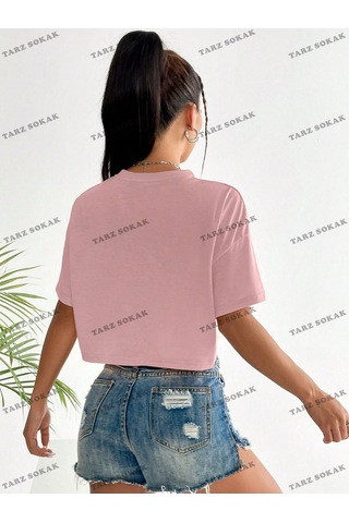 Flood Of Style Crop Ckod-232913 Heykel & Slogan Grafikli Düşük Omuzlu Kısa Pembe