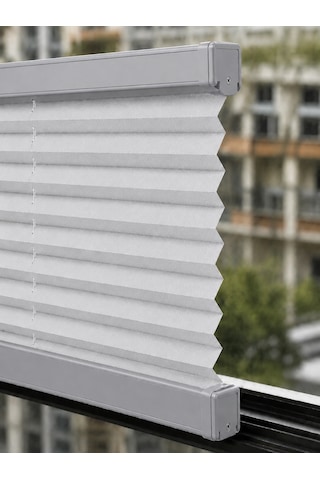 %100 Karartma Plise Perde Açık Gri Kumaş + Gri Profil Kasa Cam Balkon Perdesi