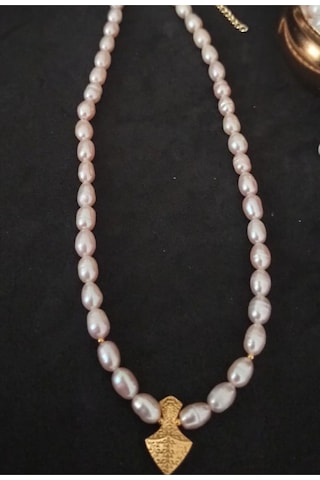 24k Altın Kaplama Gerçek Somon İnci Mızrak Detaylı Dorikalı Tasar Çok Renkli