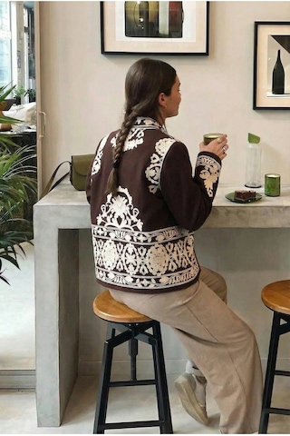 Femelle Kadın Kahverengi Dik Yaka Püsküllü Nakış İşlemeli Kaşe Ceket
