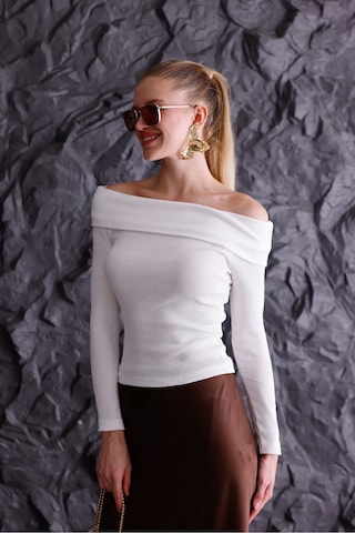 Madonna Yaka Uzun Kollu Fitilli Kadın Bluz Beyaz