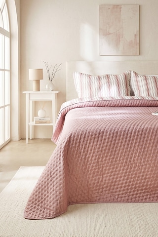 Ocean Home Textile Pamuklu Kapitoneli Bordo Renk Çizgi Desen Çift Kişilik Yatak Örtüsü Seti 1 Adet 250 X 230 / 2 Adet 50 X 70 Cm