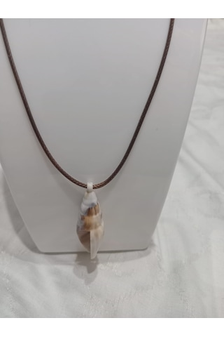 Deri İpli Denizkabuğu Uçlu Kolye Beyaz