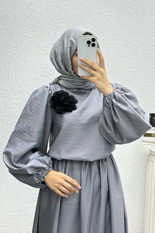 Neşeli Butik Kadın Çiçek Detaylı Etekli Tesettür Takım Nms004 Gri