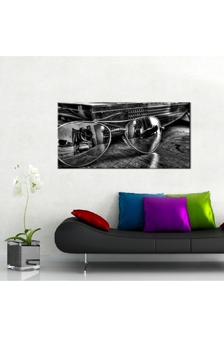 Gözlük Ve Yansıması Kanvas Tablo