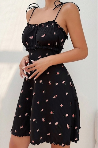 Bella Notte Romantik Baskılı Fitilli Fırfırlı Gece Elbisesi Gecelik Siyah