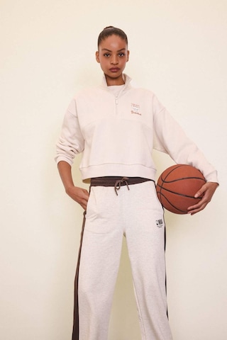 DeFacto Fit NBA Chicago Bulls Yarım Fermuarlı Kadın Sweatshirt - Ekru D6123AX25SPER218