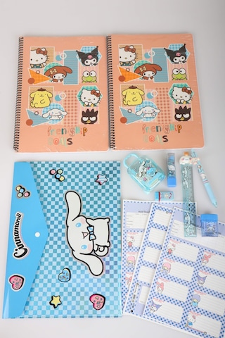 X Dekomus Lisanslı Cinnamoroll & Best Friends 13 Parça Kırtasiye Seti 2 Adet Defter,uçlu Kalem,çıtçıt Dosya Altın