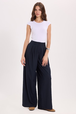 Tudors Kadın Slim Fit Dar Kesim Pamuklu Likralı Bisiklet Yaka Ay Kol Beyaz Tişört-51120