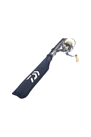 Daiwa Neopren Ayarlanabilir Lastikli Kamış Koruma Kılıfı - Spin