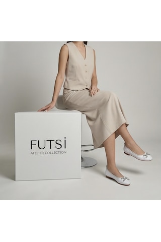 Futsishoes Mıstral Beyaz Hakiki Deri Taş Aksesuar Detaylı Kadın Babet Ayakkabı