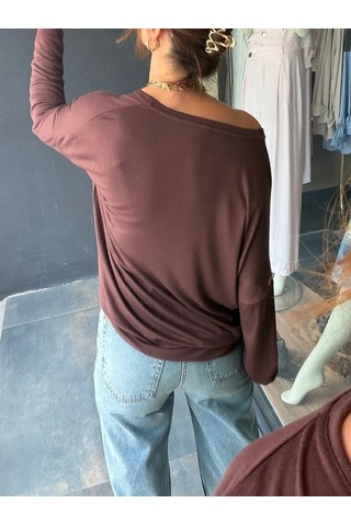 Mirve Butik V Yaka Yumoş Merserize Bluz Kahverengi