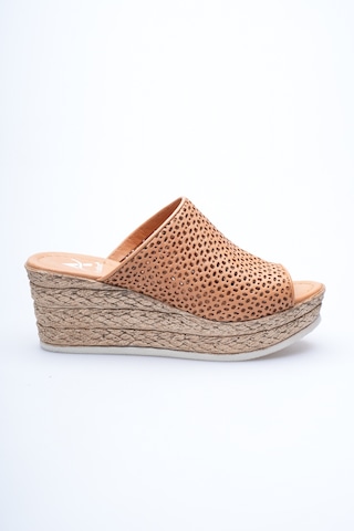 Analin Shoes Kadın Hakiki Deri Delikli Dolgu Topuk Terlik Taba