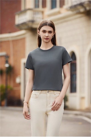 New Performance Premium Basic T-shirt %61,7 Pamuk %34,7 Polyester %3,6 Dut İpeği Demir Grisi