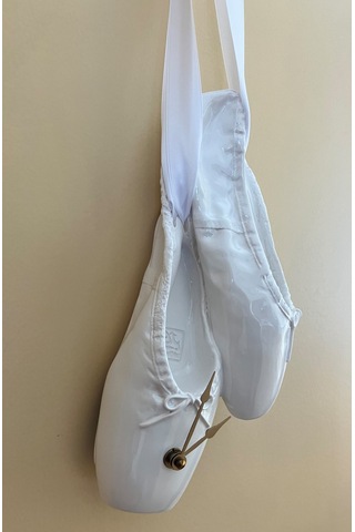 Antartidee Bale Ayakkabı Tasarımlı Duvar Saati