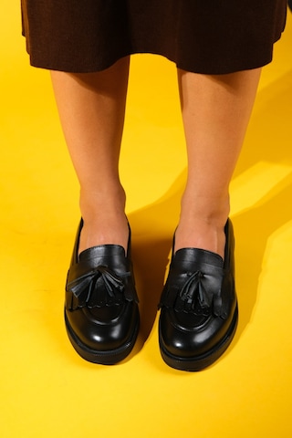 Milina Siyah Cilt Püsküllü Hakiki Deri Kadın Loafer Ayakkabı Siyah