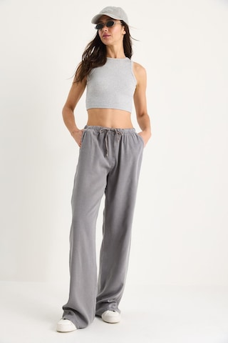 Shade Kadın Cep Detaylı Beli Lastikli Bağlama Detaylı Yazlık Liyosel Pantolon Yp5424 60283375 - Buz Gri