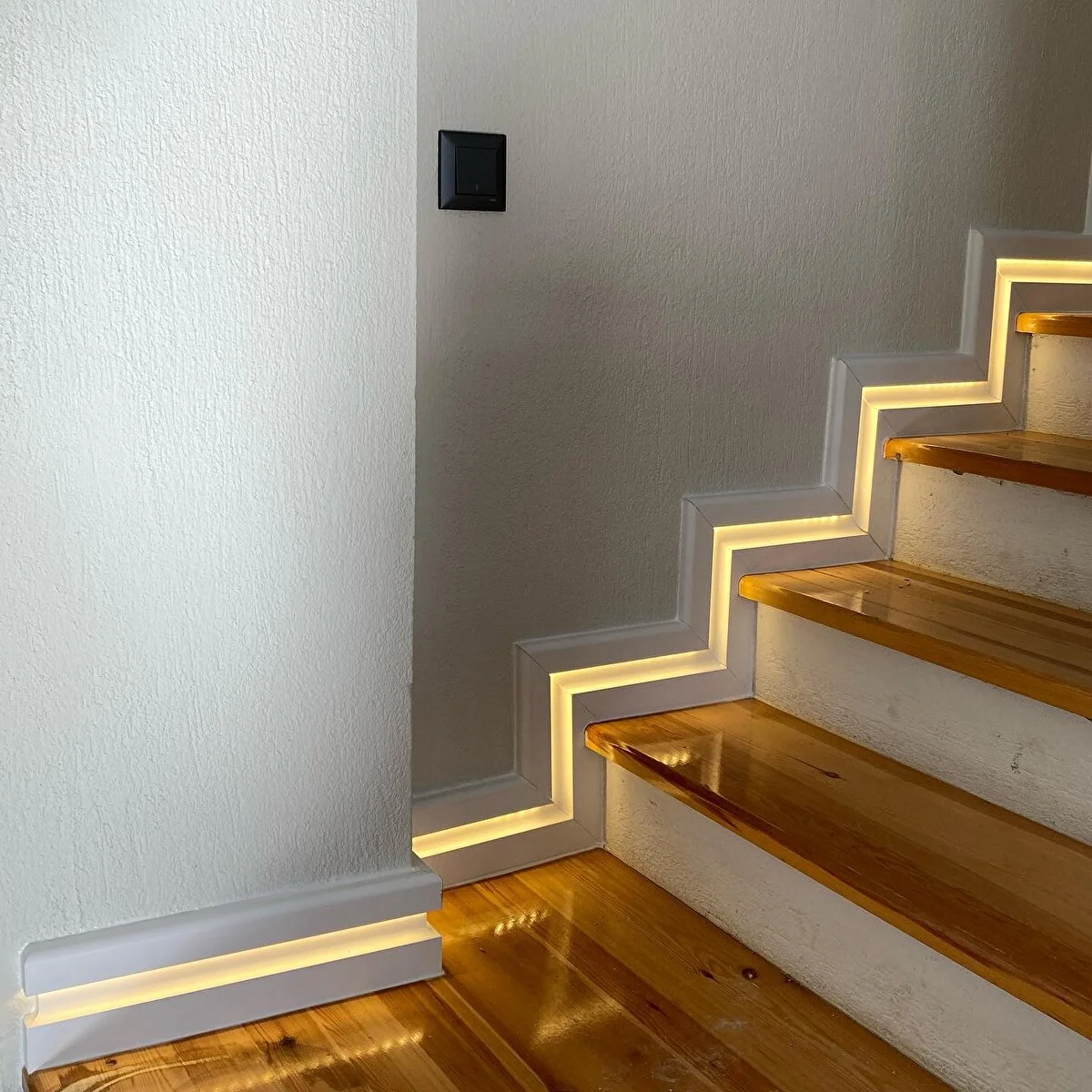 Yalı Serisi Lake Beyaz Led Kanallı Model Ledli 12cm Pvc Süpürgelik