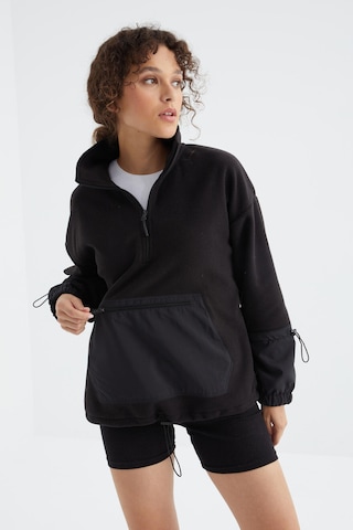 Tommy Life Siyah Etek Ucu Büzgülü Yarım Fermuarlı Oversize Kadın Polar Sweatshirt - 97238 Siyah