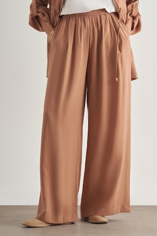 Mizalle Modal Karışımlı Rahat Kesim Beli Lastikli Camel Pantolon Taba