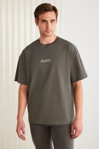 Grimelange Vıto Erkek %100 Organik Pamuklu Nakış Yazı Detaylı Oversize Bol Kesim Kısa Kollu Gri T-shirt