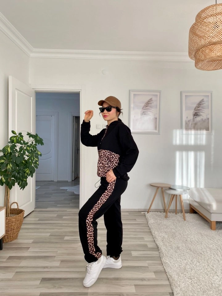 De'charme Kadın Uzun Kollu Leopar Detay Sweat Ve Yanı Leopar Şerit Detay Pantolon Ikili Takım Siyah