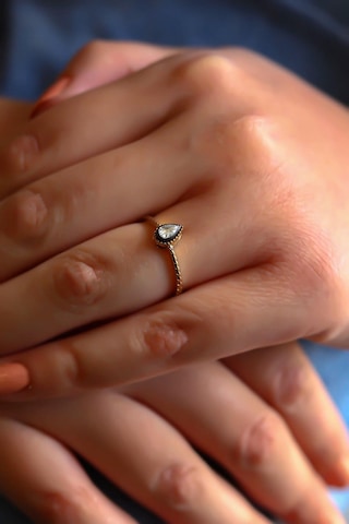 Semiz Altın 0.08 Karat Damla Elmas Yüzük