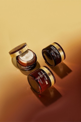 Cildin Daha Parlak Ve Daha Eşit Olmasını Sağlayan Aydınlatıcı Bakım Kremi 75 Ml