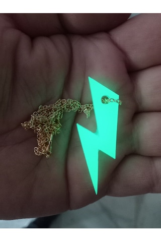 Karanlıkta Parlayan Fosforlu Şimşek Kolye Metal Zincirli