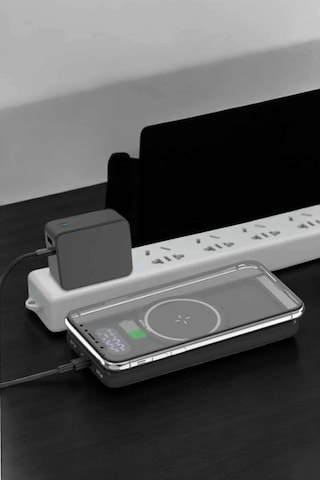 Powerbank Taşınabilir 10.000 Mah Hızlı Şarj Dijital Göstergeli Çok Renkli