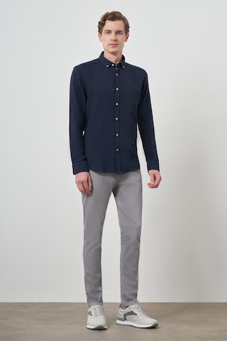 Morven Erkek Lacivert Trend Keten Slim Fit Düğmeli Yaka Gömlek 25ys004013200 Lacivert Lacivert
