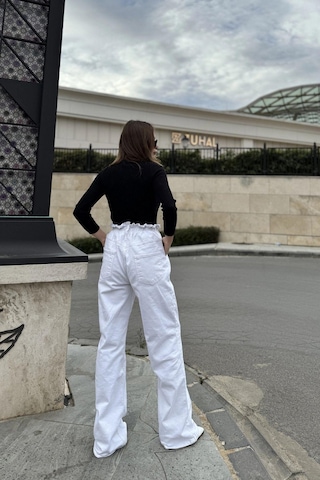 WeShaya Kadın Beyaz Büzgü Model Lastikli Bel, Cepli, Bol Paça, Salaş Gabardin Pantolon Beyaz