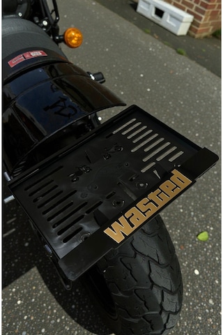 Motorsiklet Wasted Plakalık Sarı Kabartmalı Krom Yazı 1 Adet Motor Plakası