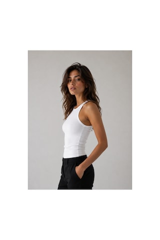 Parshey Kadın Slim Fit Halter Yaka Kolsuz Basic Atlet Body Beyaz