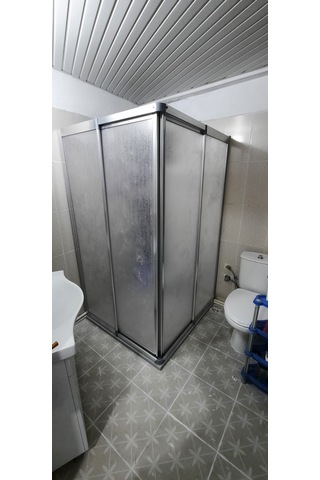 Girayduşakabin 90x90 Parlak Profil Mika Köşe Girişli Kabin Gümüş