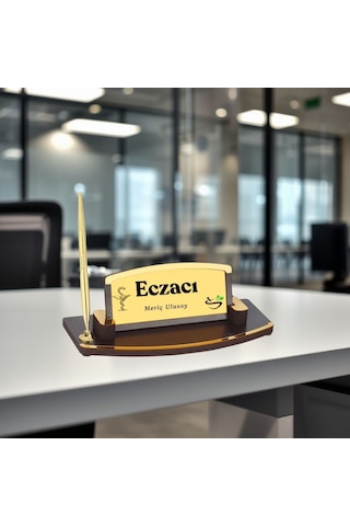 Kişiye Özel Eczacı Masa Üstü İsimlik Altın Renk Kalemli Şık Eczane Ofis İsimliği Kahverengi