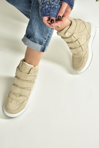 Fox Shoes V367856002 Bej Süet Gizli Topuklu Cırtlı Spor Bot Bej